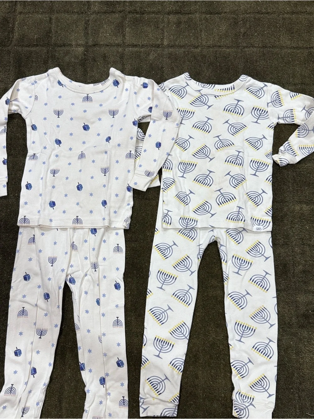 Gap - Set of 2 - Kids White and Blue Hanukkah Pajama Sets - 4T